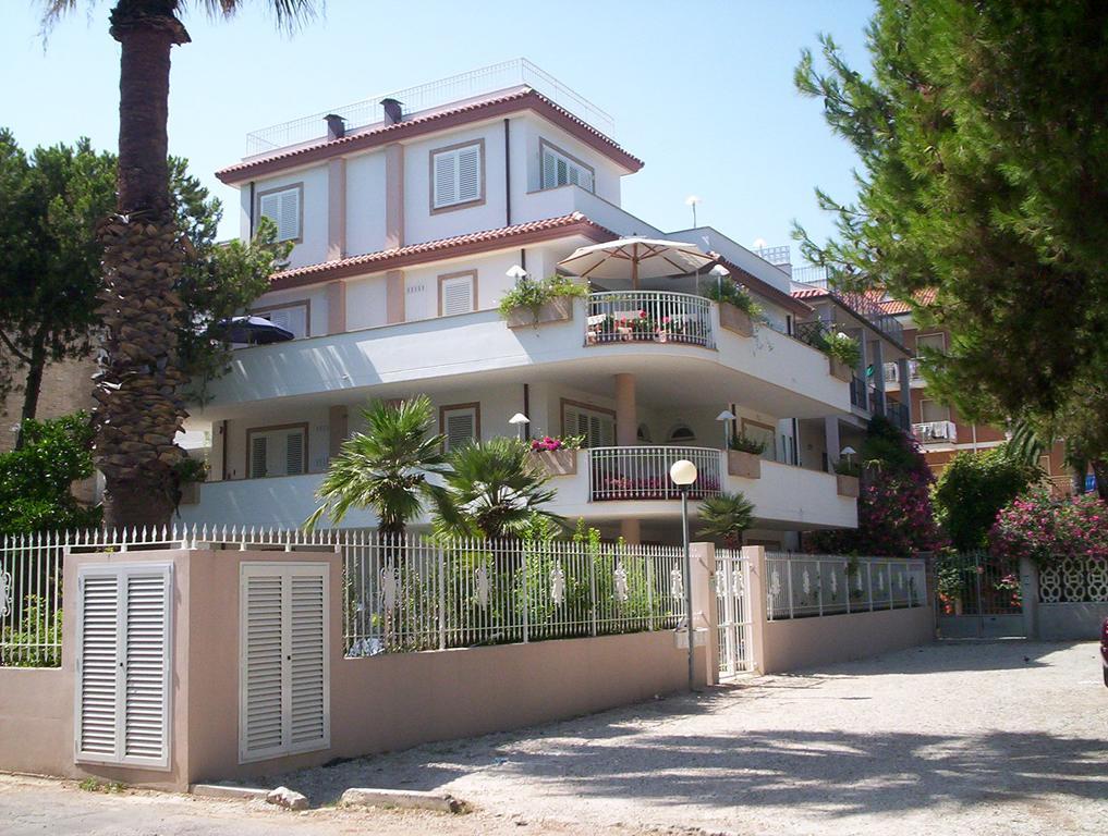 Апартаменти Sea House Сан-Бенедетто-дель-Тронто Екстер'єр фото